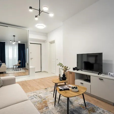 1021 Апартаменты *